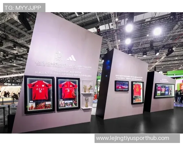 阿迪达斯发布世界杯用球历届冠军球星齐聚助阵