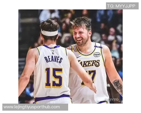 弗莱对艾顿发声：学习莱夫利和东契奇的传球技巧提升自己