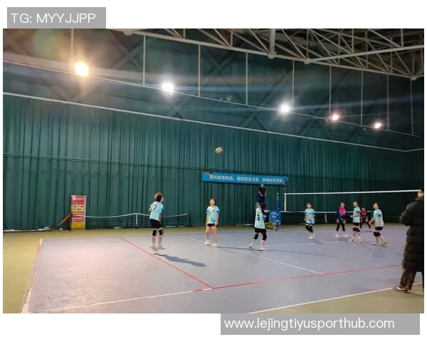 武汉体育中心改建为八万座专业球场助力城市体育发展与赛事承办